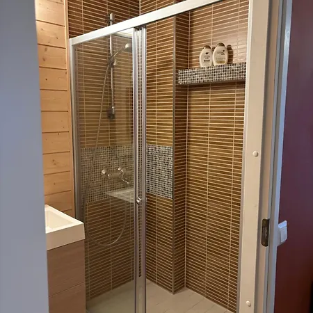 - Unique With Jacuzzi, Close To Golf *
